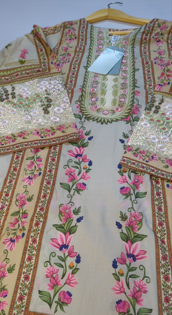 Maryum n Maria luxury lawn pret shirt Available 1pcs