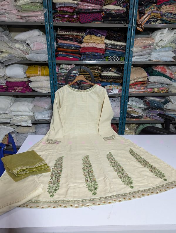 MnM khaddar 3pcs 4329